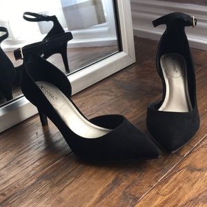 Black ankle strap closed toed heels